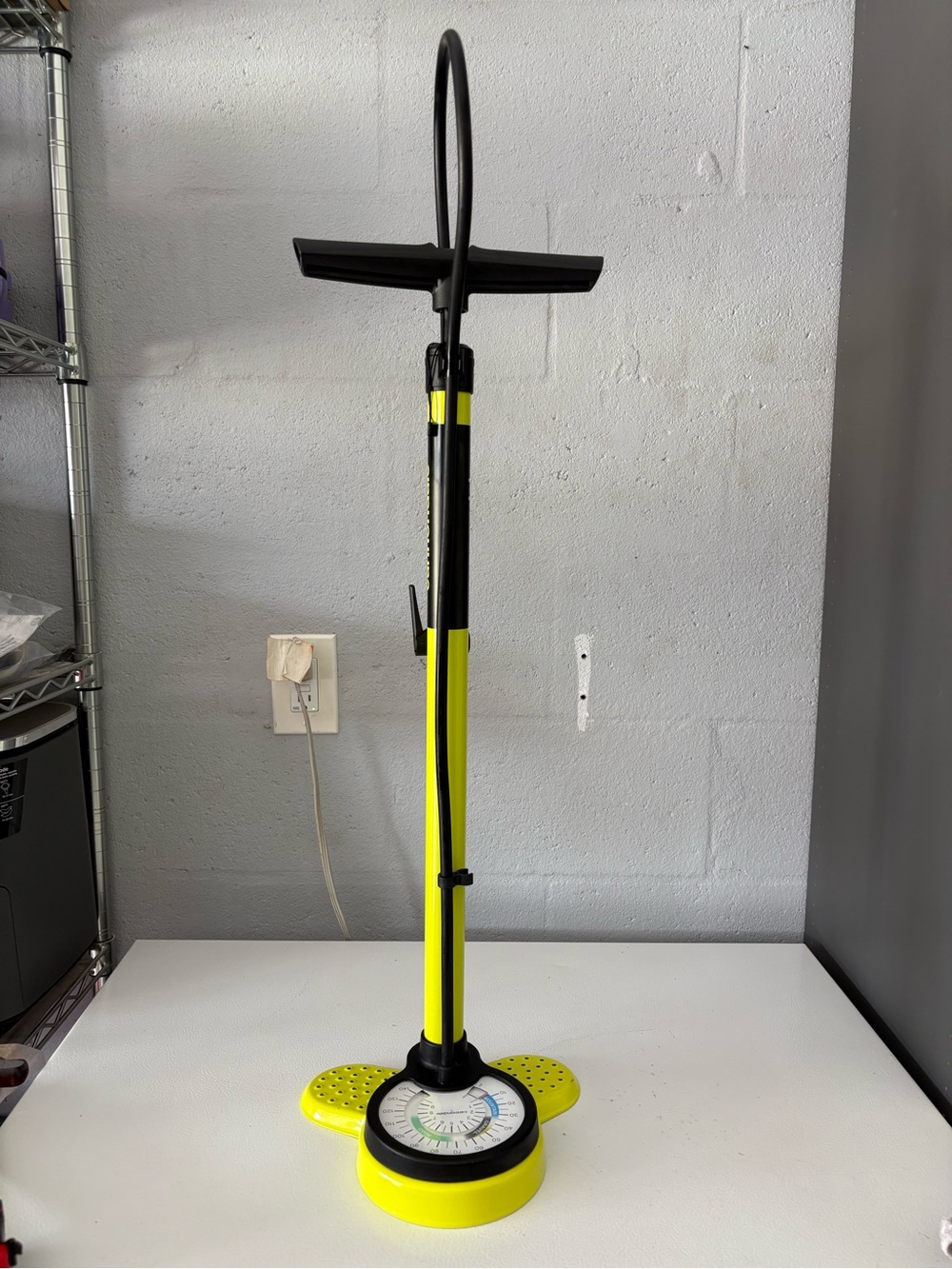 Cannondale Floor Bike Pump Analog Pressure Gauge Presta/Schrader 60 PSI Y/B